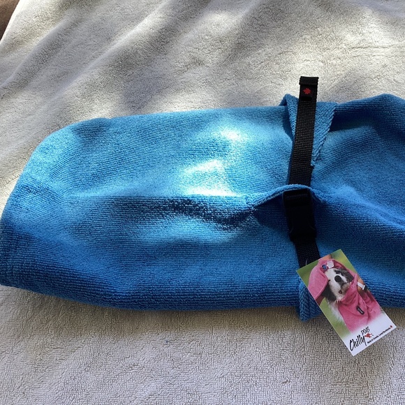 Chilly Dogs Soaker Robe - Picture 4 of 7